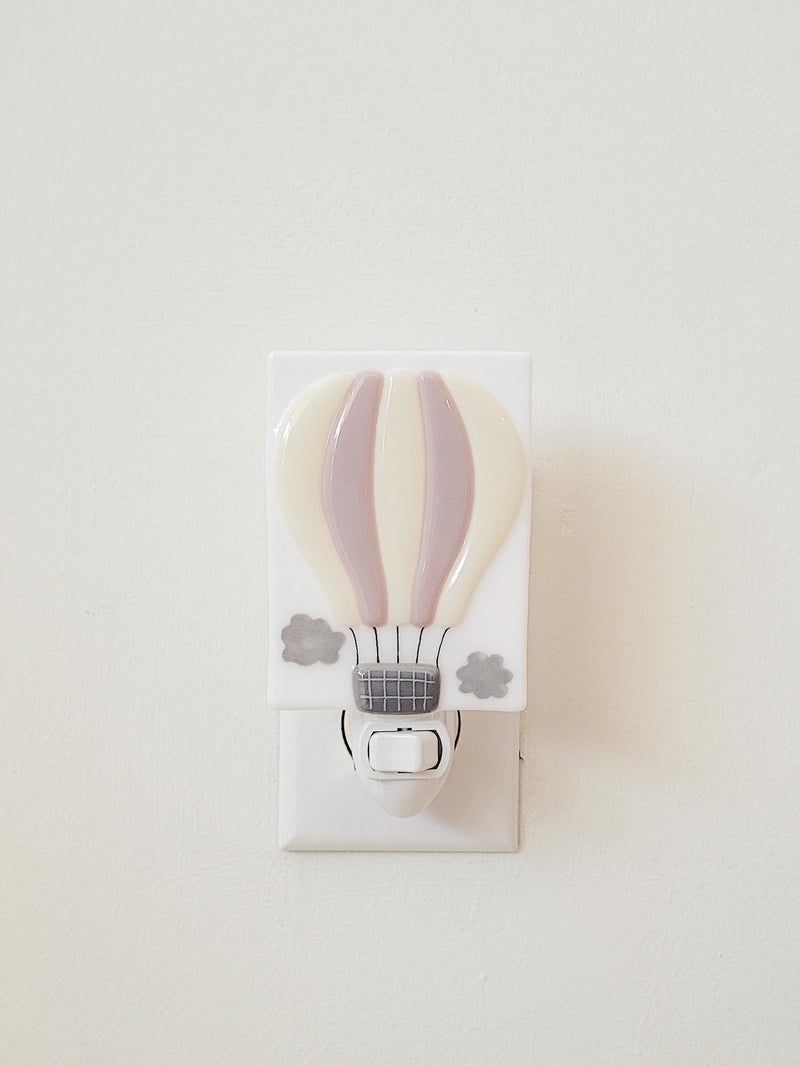 Load image into Gallery viewer, VEILLEUSE - BALADE EN MONTGOLFIÈRE - ROSE ANTIQUE - VEILLE SUR TOI

